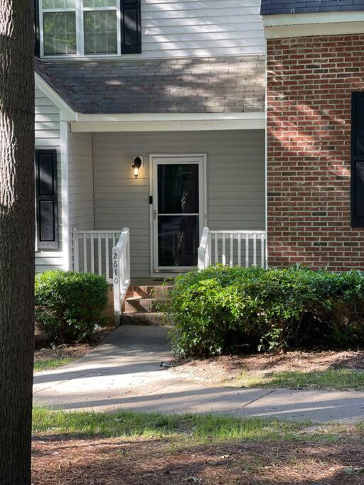 Simple Elegant Townhouse Dt Raleigh Ncsu Apartment Bagian luar foto