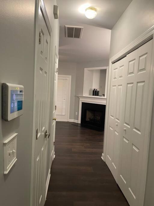 Simple Elegant Townhouse Dt Raleigh Ncsu Apartment Bagian luar foto
