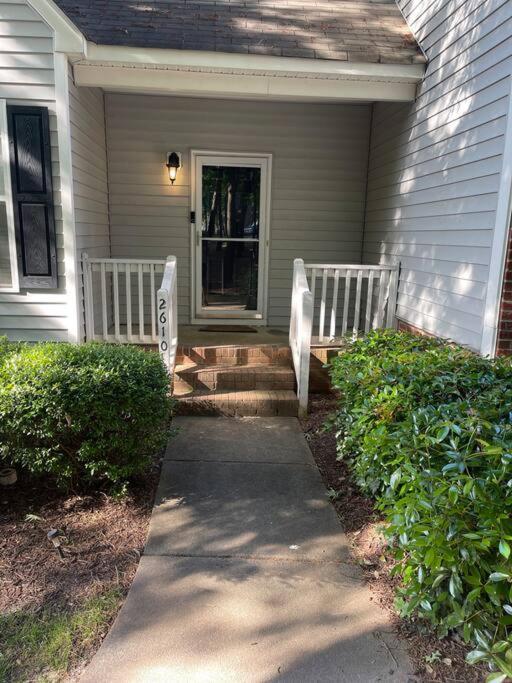 Simple Elegant Townhouse Dt Raleigh Ncsu Apartment Bagian luar foto