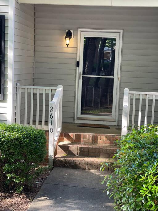 Simple Elegant Townhouse Dt Raleigh Ncsu Apartment Bagian luar foto