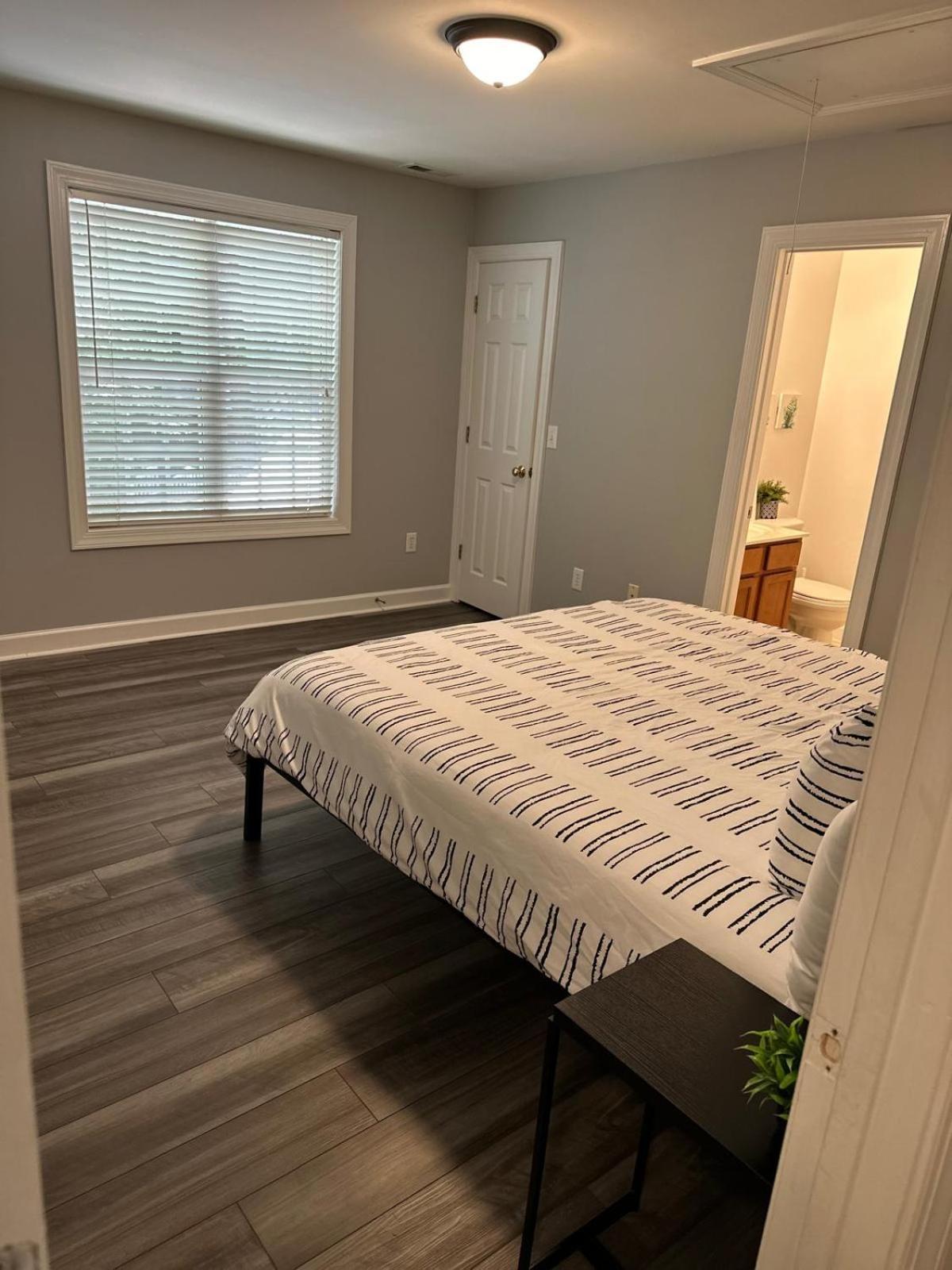 Simple Elegant Townhouse Dt Raleigh Ncsu Apartment Bagian luar foto