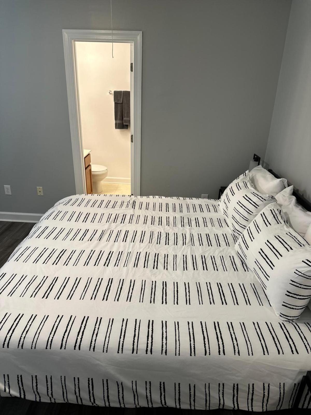 Simple Elegant Townhouse Dt Raleigh Ncsu Apartment Bagian luar foto