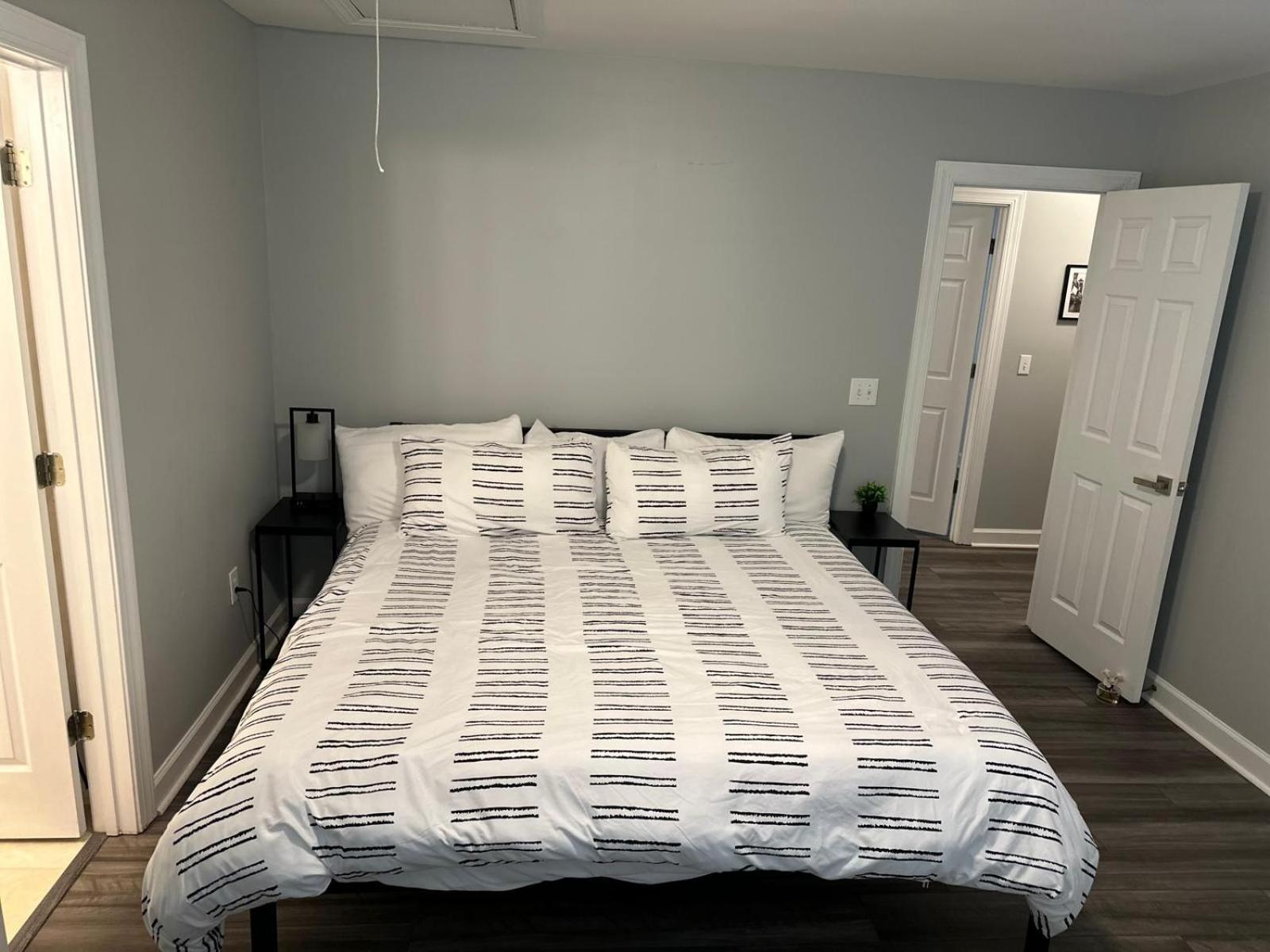 Simple Elegant Townhouse Dt Raleigh Ncsu Apartment Bagian luar foto